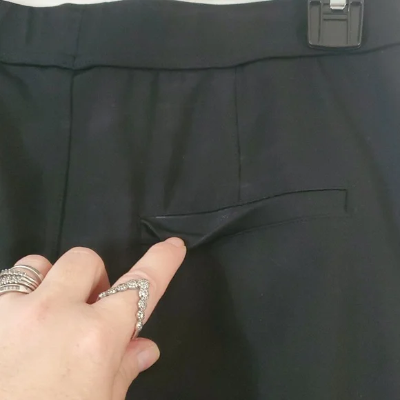 Halara Black Pull-On Flareleg Trousers Size Small Stretchy Pockets - Picture 6 of 13
